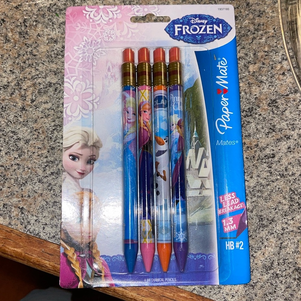 Frozen Me Mechanical Pencils 1.3MM HB#2 Paper-mate Brand ( I have 9 pks )